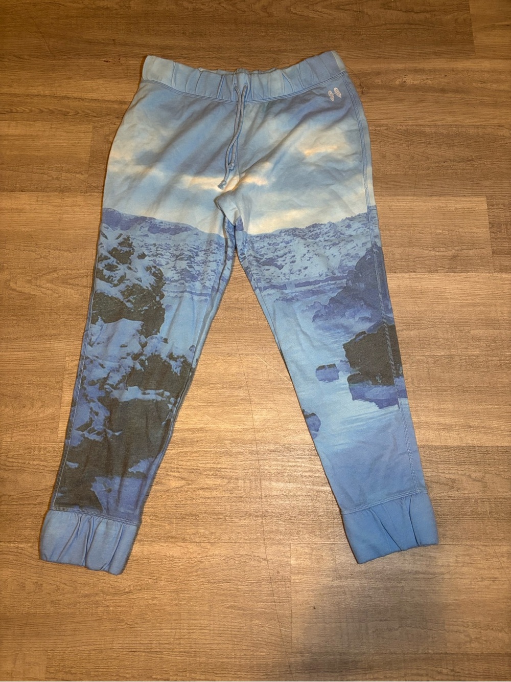Victoria’s Secret Sweat Pants Medium Coast Print NWT Beach Fall Winter Blue Wave